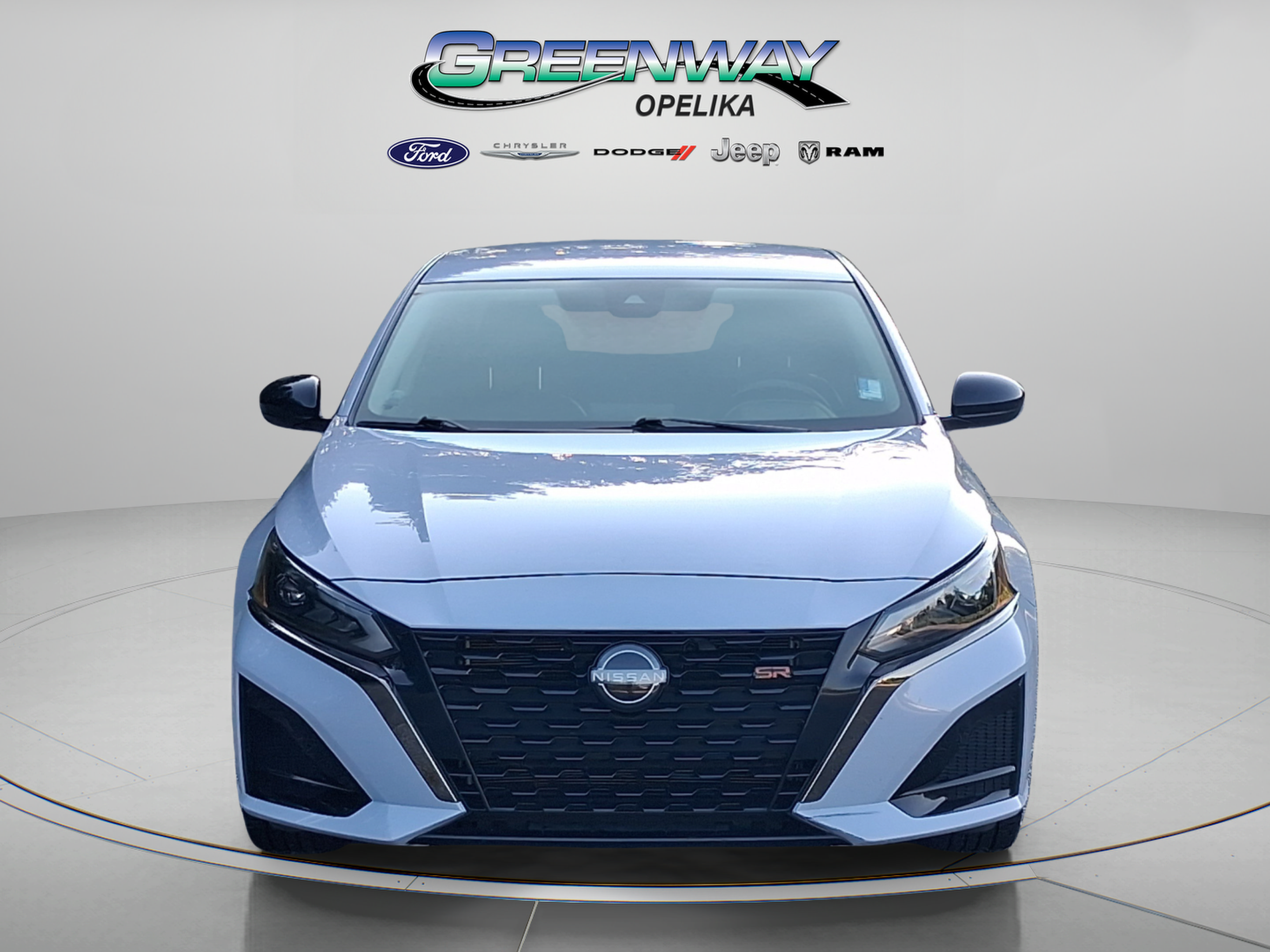 Used 2024 Nissan Altima 2.5 SR FWD image 2