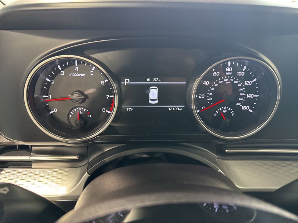 Used 2022 Kia Carnival LX image 34