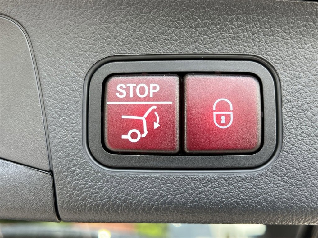 Certified 2025 Mercedes-Benz GLA 250 4MATIC image 25