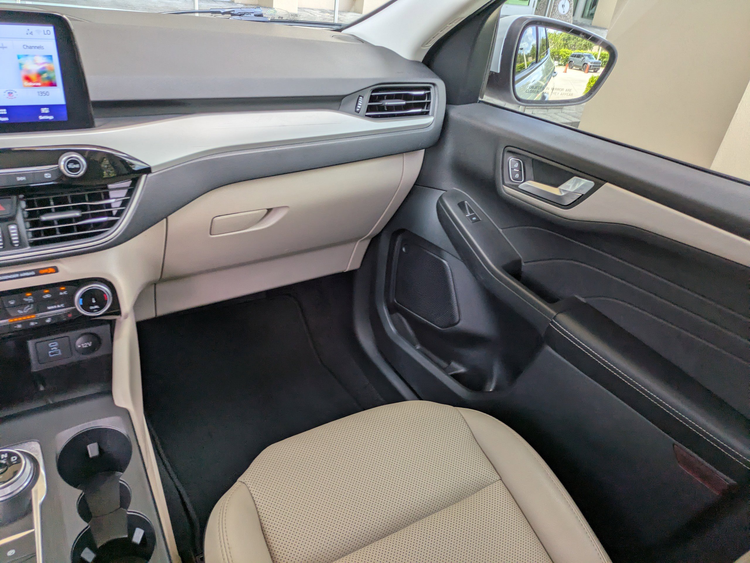 Used 2022 Ford Escape SEL w/ Technology Package FWD image 16