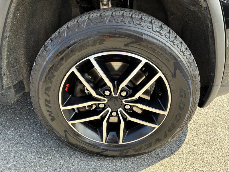 Used 2020 Jeep Grand Cherokee Trailhawk AWD/4WD image 14