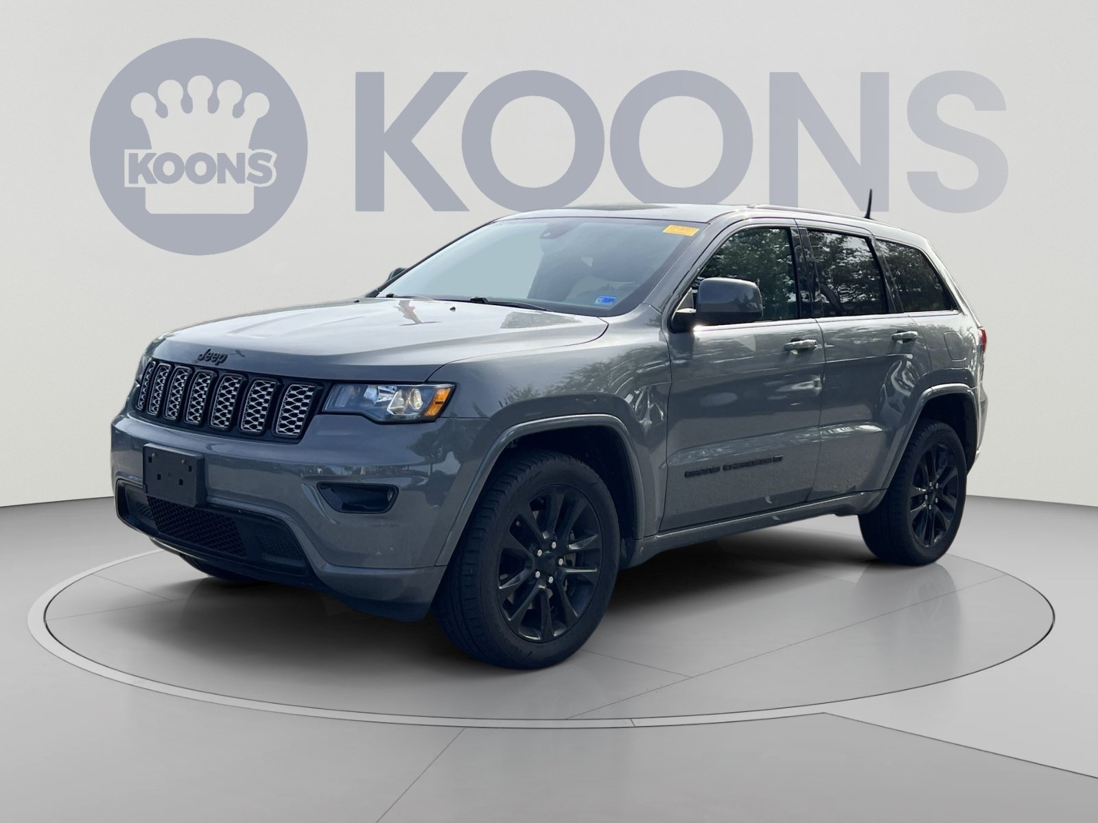 Used 2022 Jeep Grand Cherokee Laredo X AWD/4WD image 1