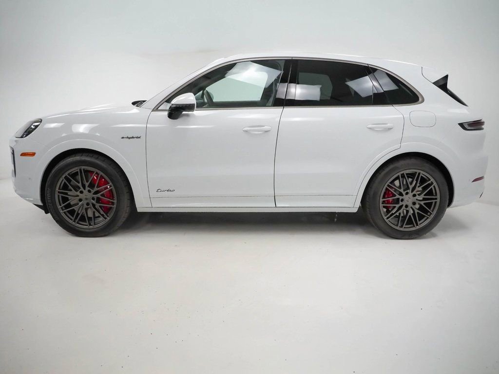 Certified 2025 Porsche Cayenne Turbo video 2