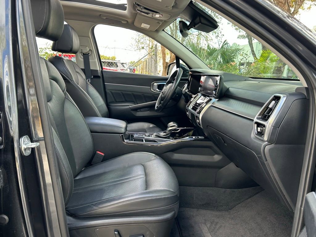 Used 2023 Kia Sorento SX image 38