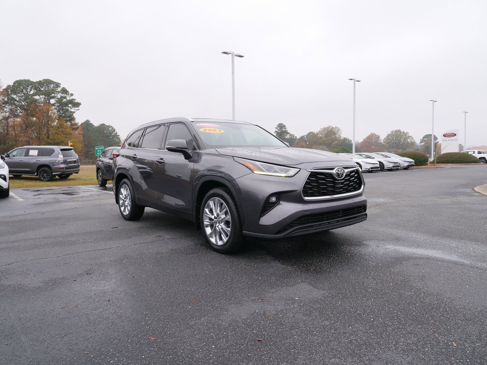 Used 2023 Toyota Highlander Limited image 10