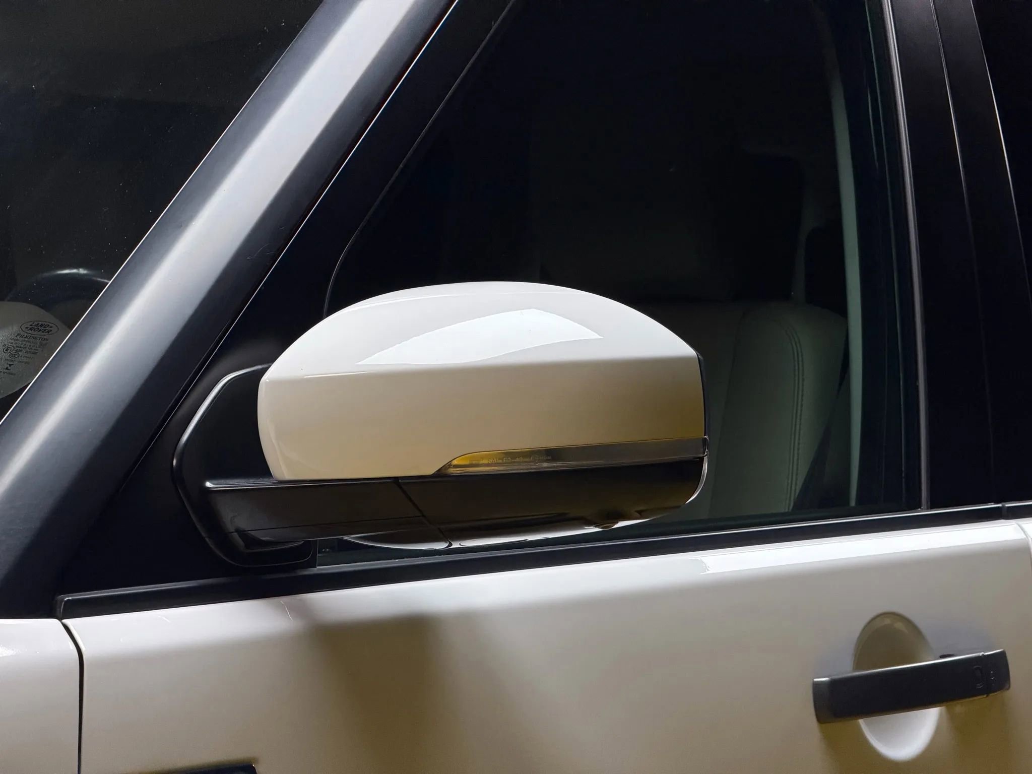 Used 2015 Land Rover LR4 HSE image 9