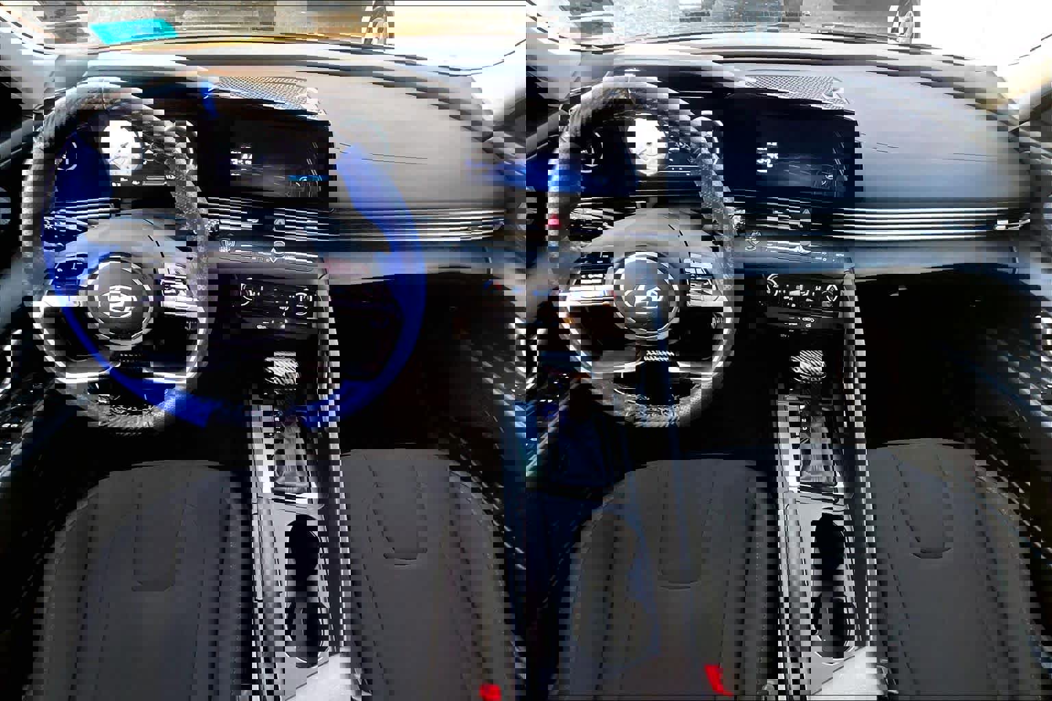 Used 2024 Hyundai Elantra SEL image 12