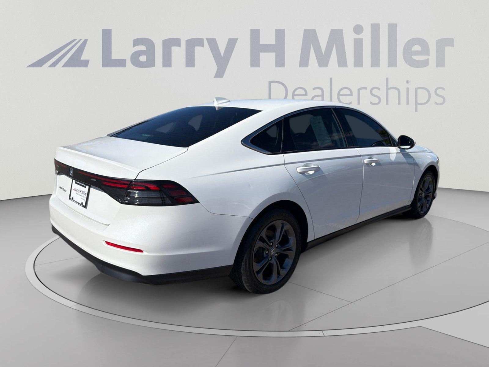 Used 2024 Honda Accord EX image 6