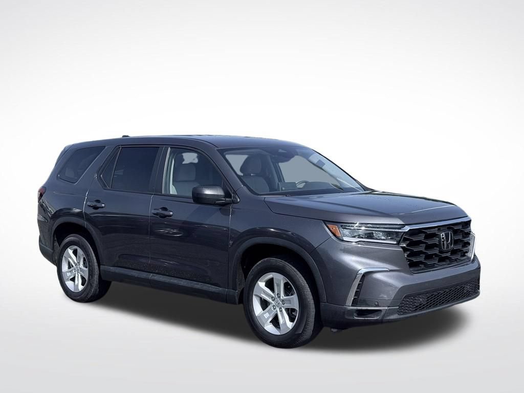 Used 2023 Honda Pilot LX image 4