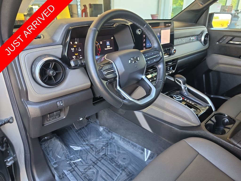 Certified 2025 Chevrolet Colorado ZR2 w/ Midnight Edition AWD/4WD image 11