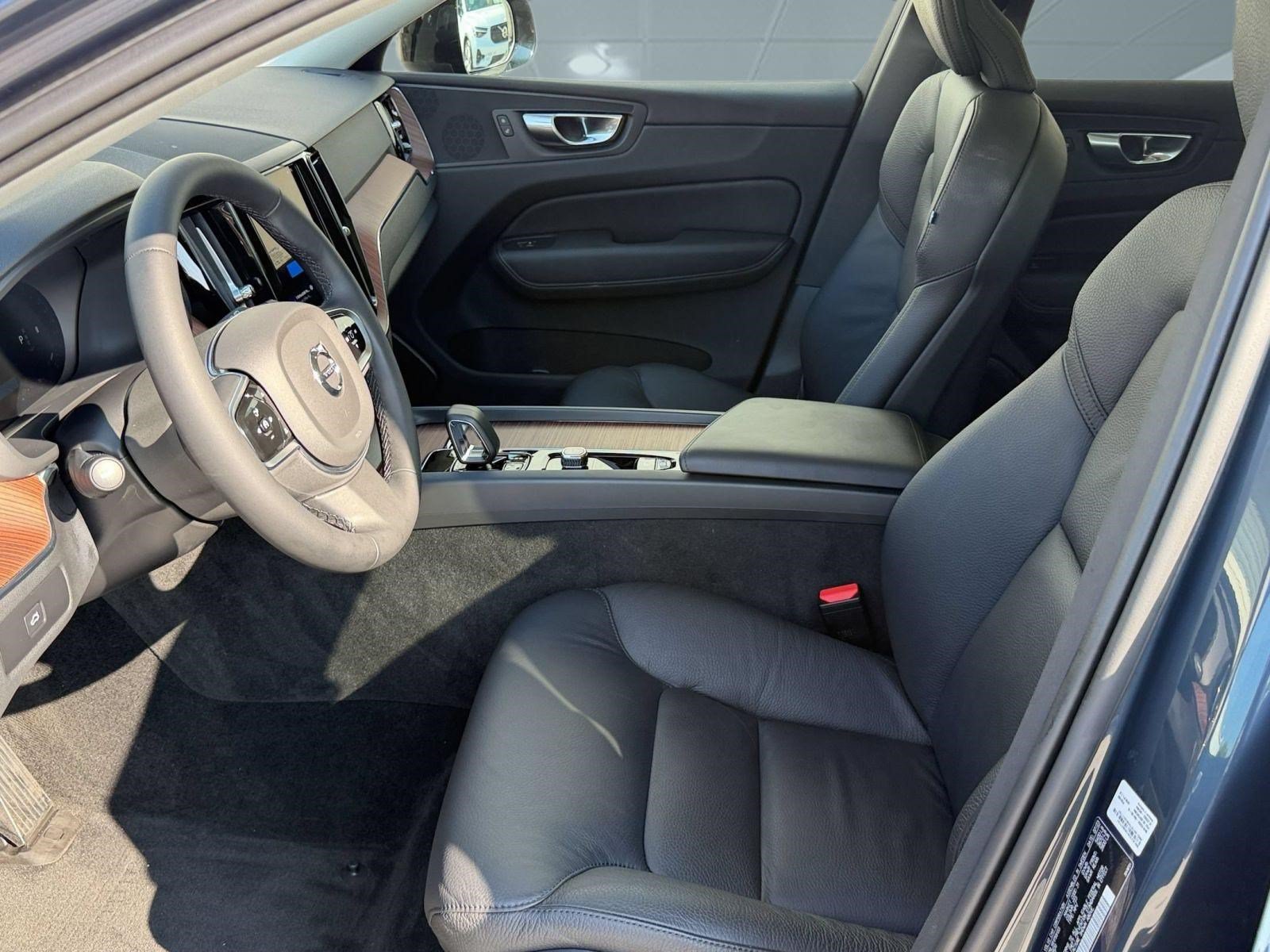 Certified 2024 Volvo XC60 B5 Plus w/ Protection Package Premier AWD/4WD image 5
