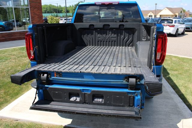 Used 2024 GMC Sierra 1500 AT4 w/ Technology Package AWD/4WD image 42