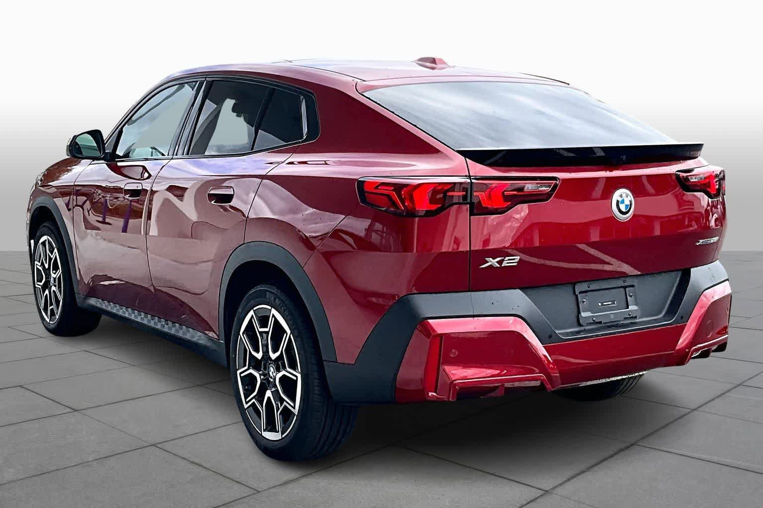 Certified 2025 BMW X2 xDrive28i w/ Premium Package AWD/4WD image 11