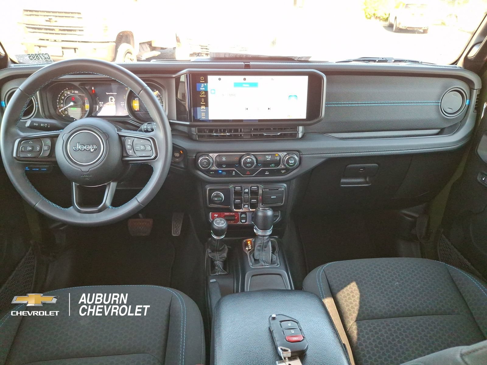 Used 2024 Jeep Wrangler Unlimited Rubicon 4xe AWD/4WD image 9