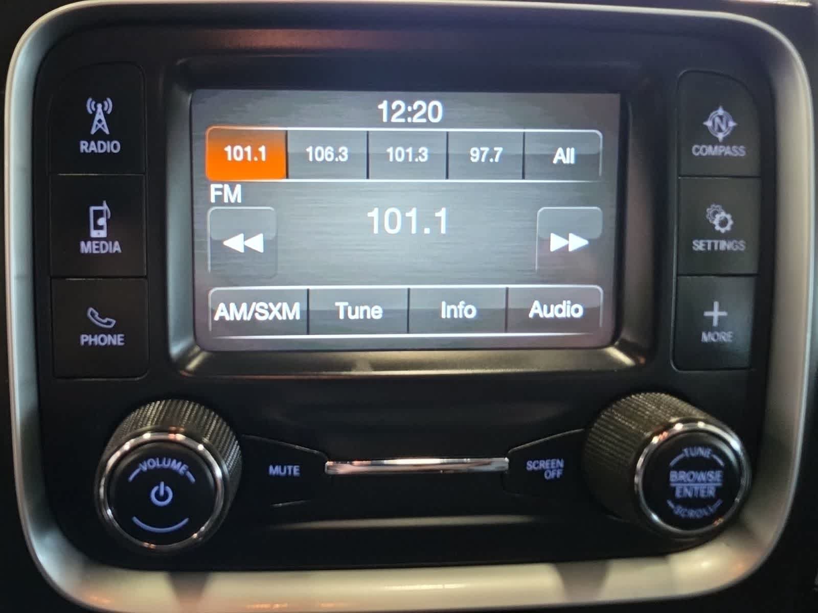 Used 2022 RAM 1500 Classic SLT AWD/4WD image 28