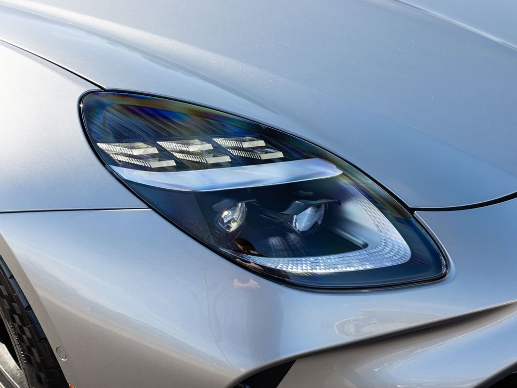 New 2026 Aston Martin V8 Vantage S image 18