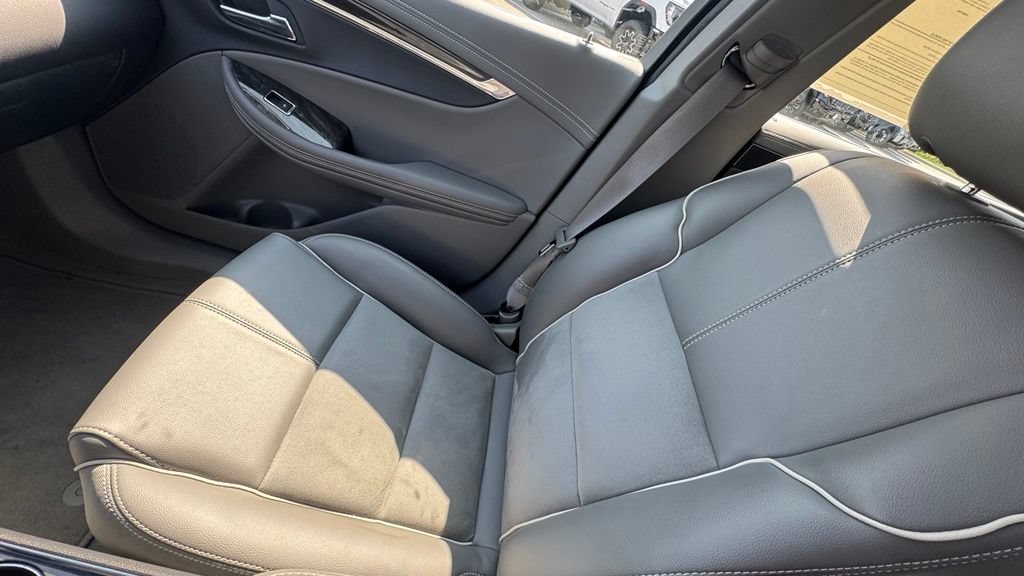 Used 2015 Chevrolet Impala LT w/ Convenience Package FWD image 26