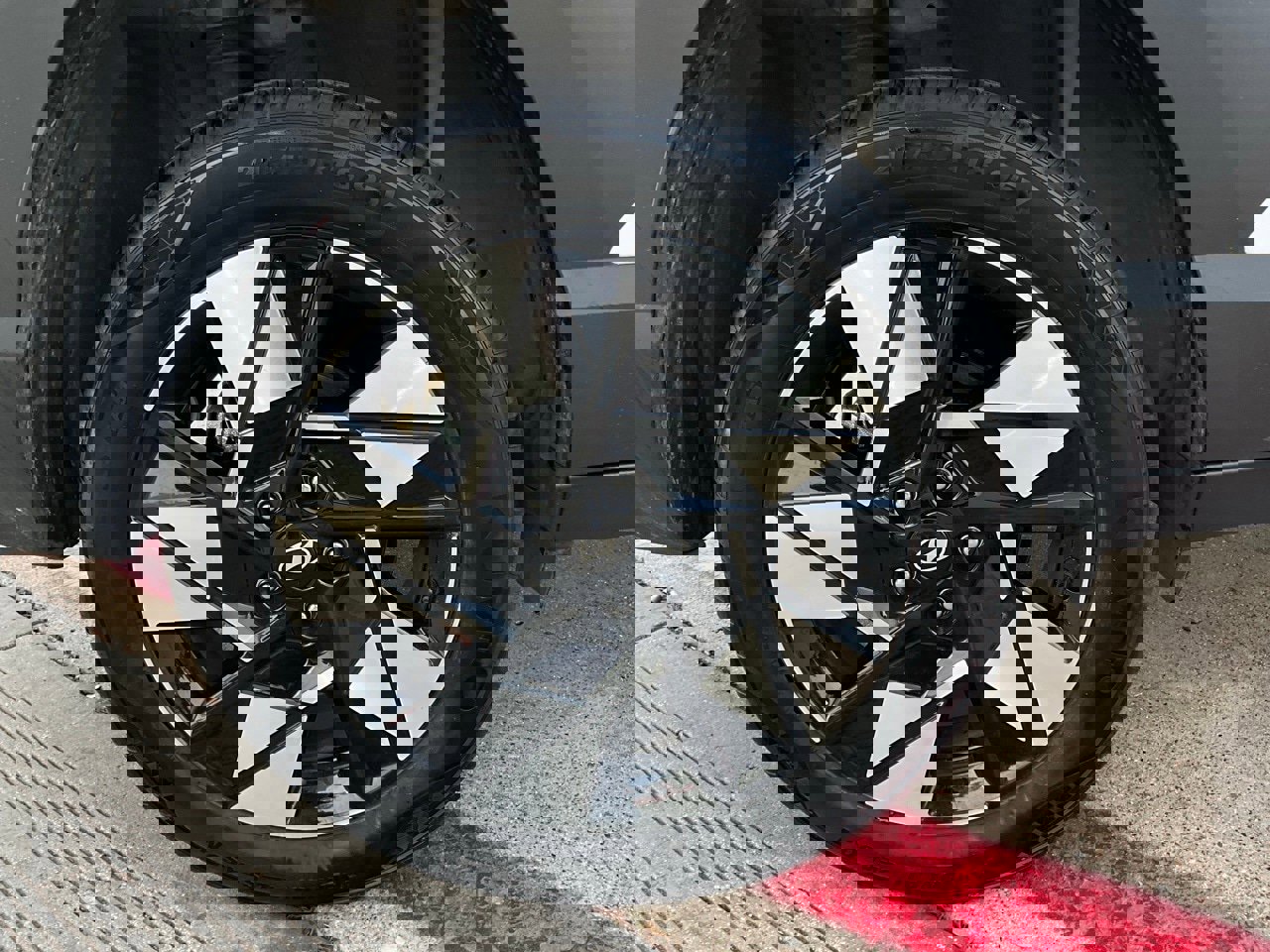 Used 2025 Hyundai Kona SEL image 9