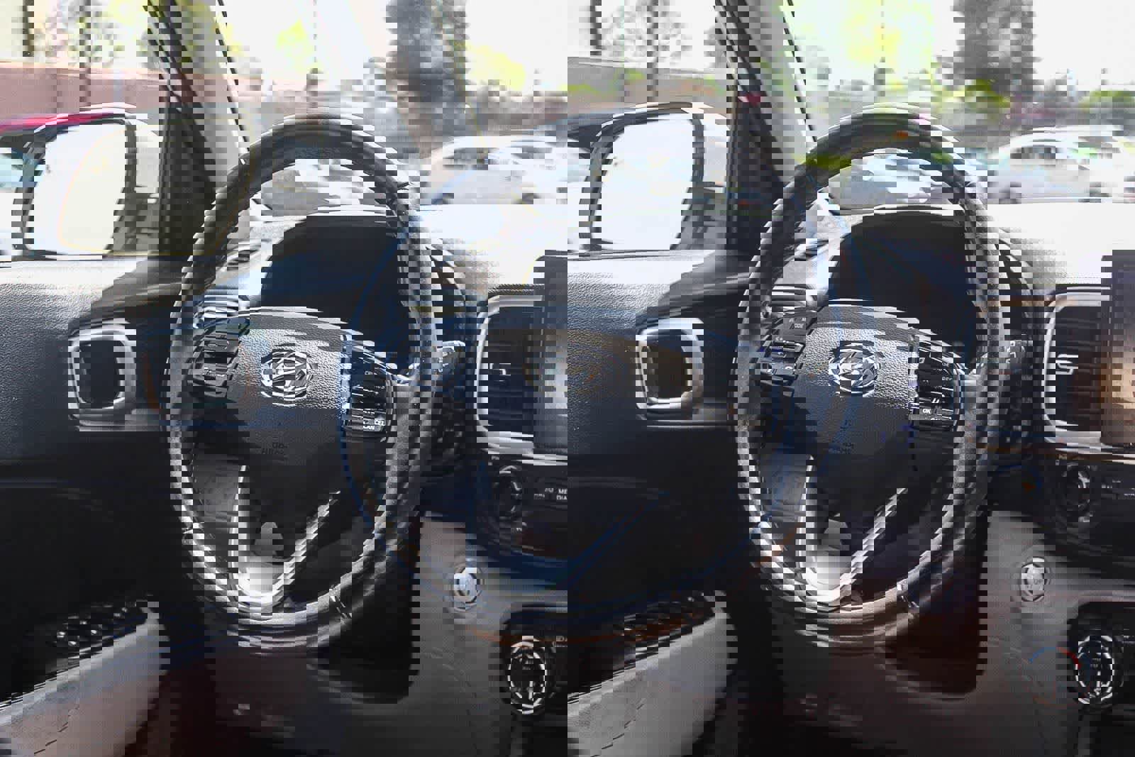 Used 2020 Hyundai Venue SEL w/ Convenience + Premium Package image 19