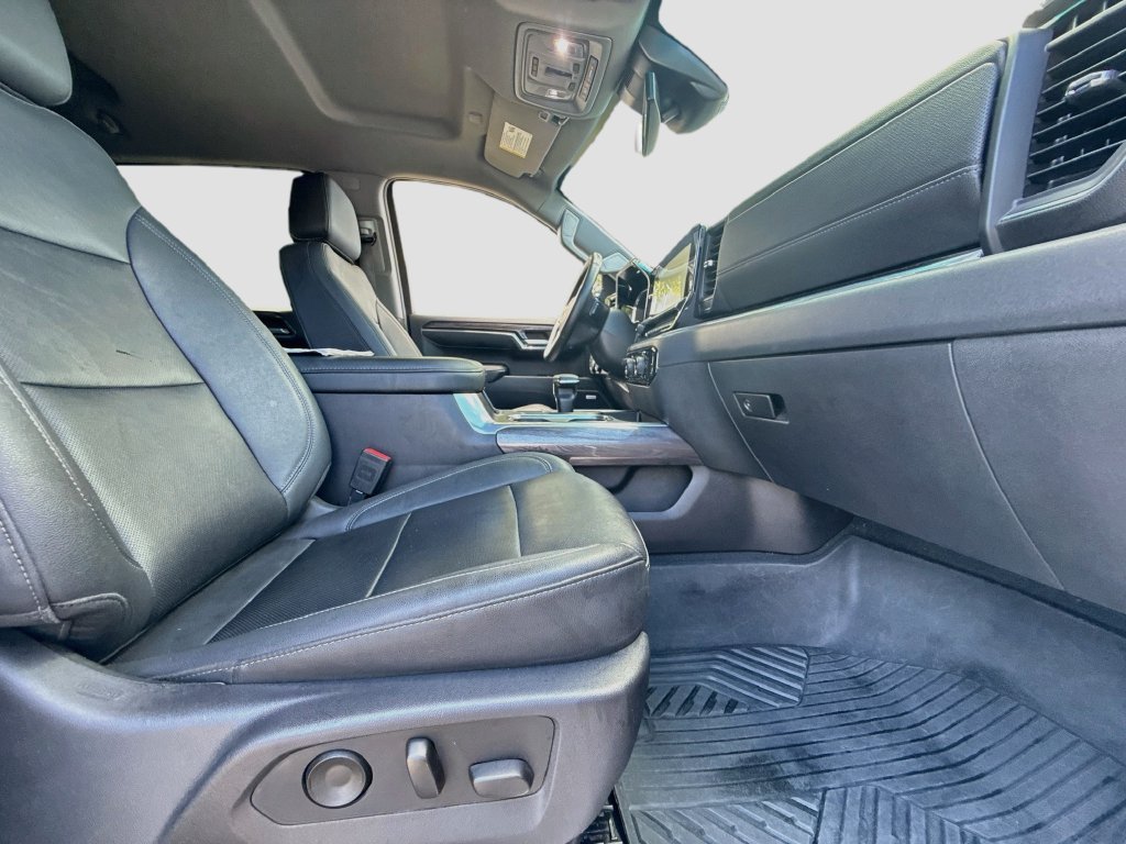 Used 2024 Chevrolet Silverado 1500 LTZ AWD/4WD image 31
