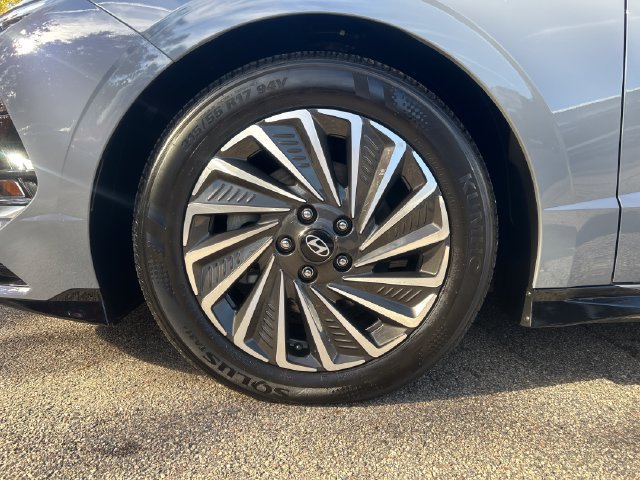 Used 2025 Hyundai Sonata SEL FWD image 11