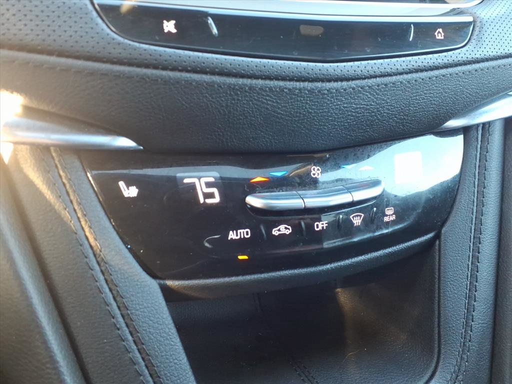 Certified 2022 Cadillac XT5 Premium Luxury image 28