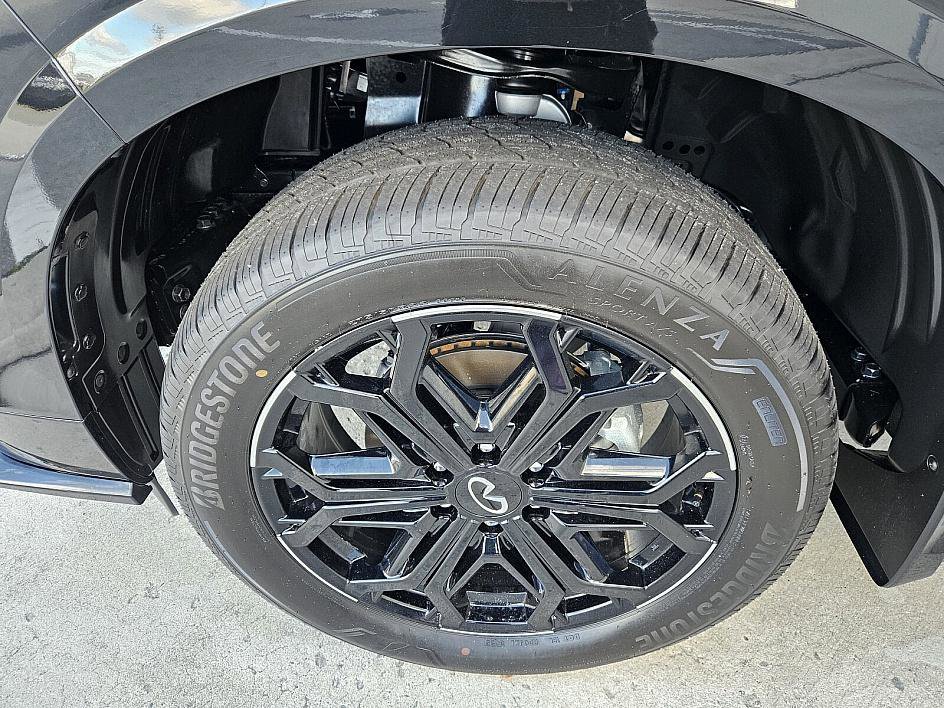 New 2026 INFINITI QX80 4WD image 18