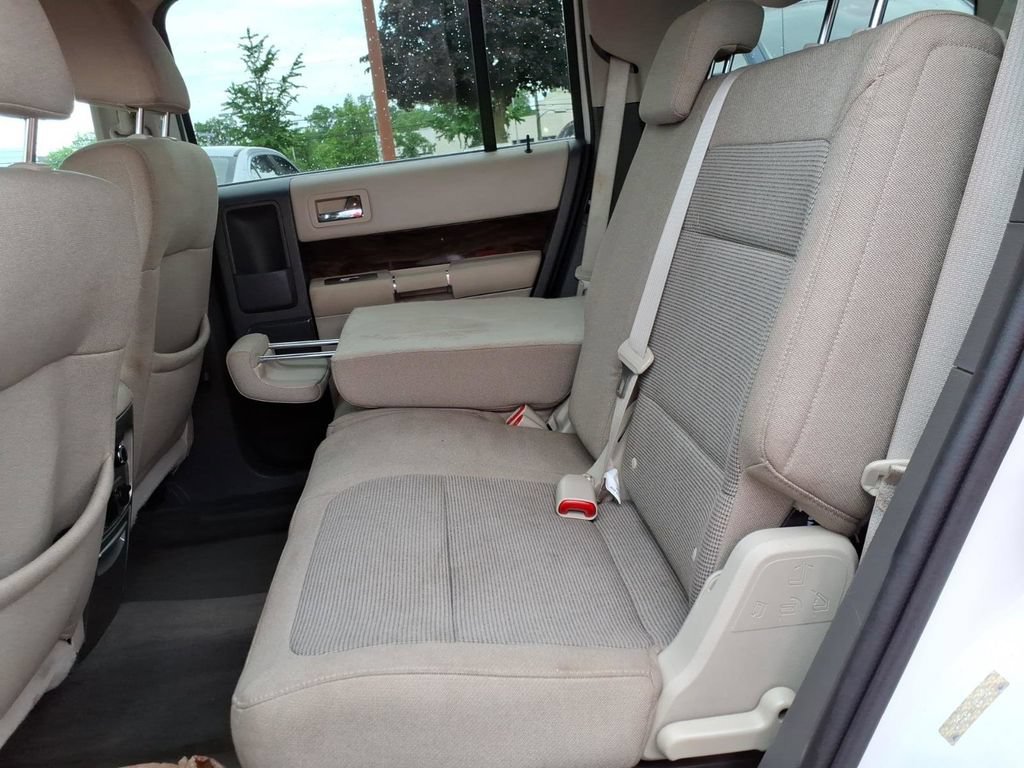 Used 2011 Ford Flex SEL FWD image 11
