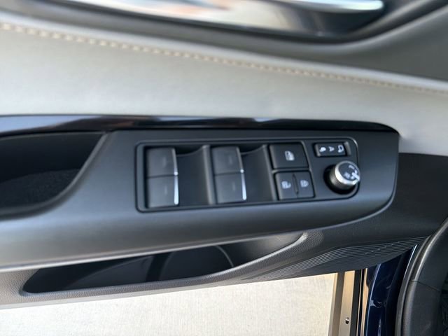 Certified 2024 Toyota Venza LE image 10