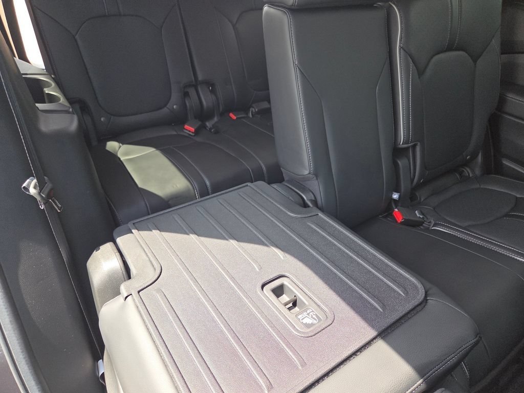 Used 2025 Honda Pilot Elite image 34