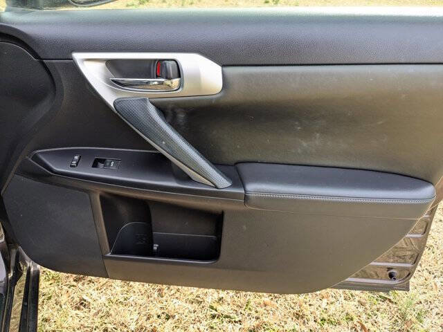 Used 2013 Lexus CT 200h w/ Premium Pkg w/Backup Camera FWD image 35