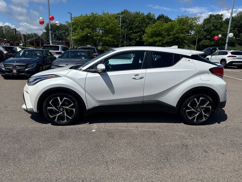 Used 2020 Toyota C-HR XLE FWD image 4