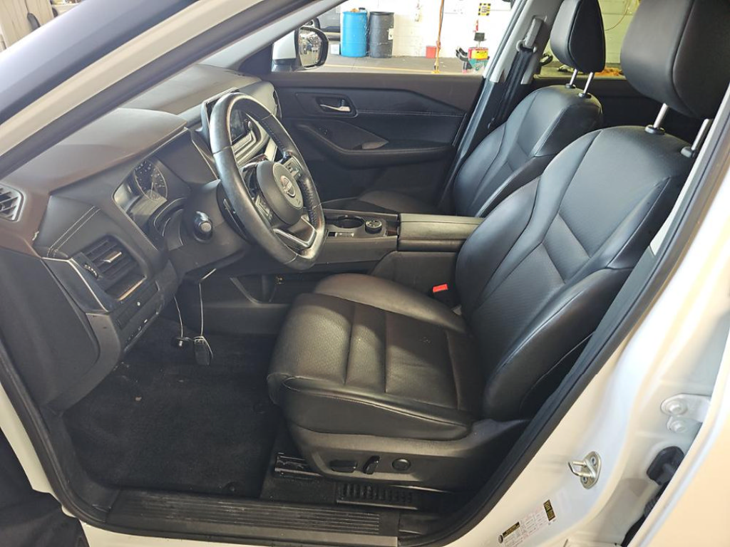 Used 2023 Nissan Rogue SV w/ SV Premium B Package AWD/4WD image 3