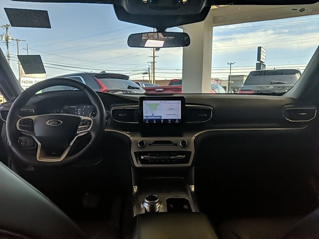 Used 2023 Ford Explorer XLT w/ Equipment Group 202A image 16