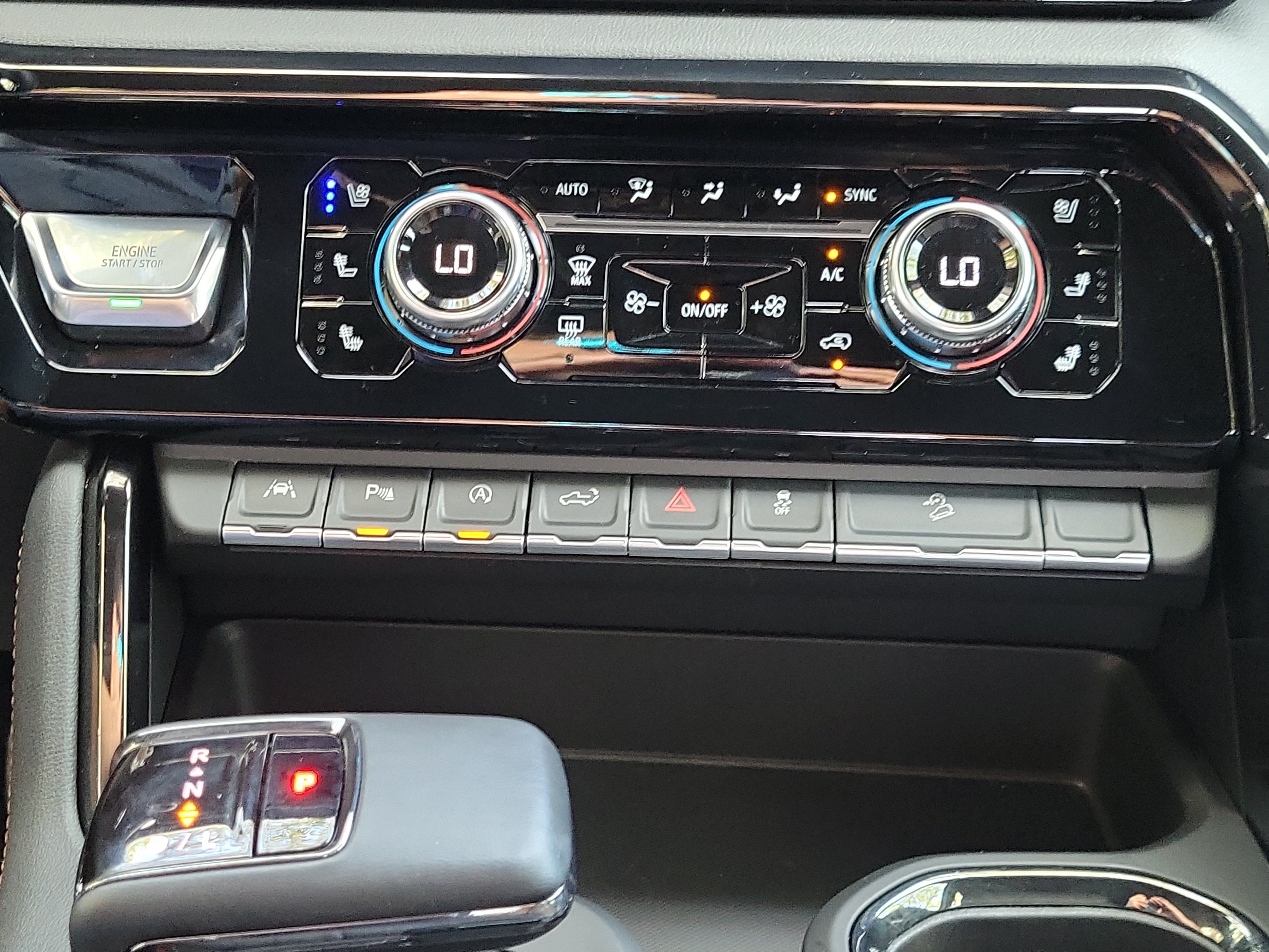 Used 2025 GMC Sierra 1500 AT4 w/ AT4 Premium Package AWD/4WD image 23