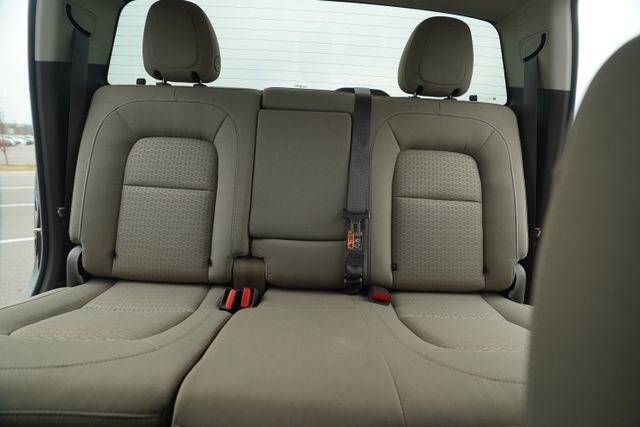 Used 2020 GMC Canyon SLE w/ Elevation Edition image 32