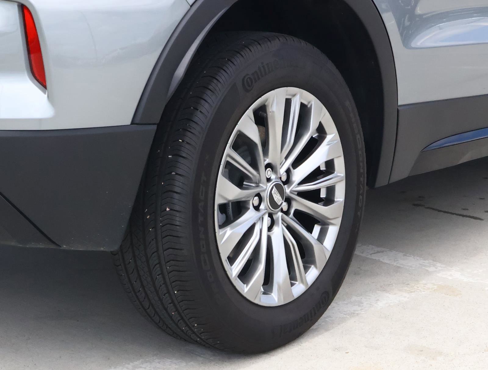 Used 2025 Cadillac XT4 Premium Luxury w/ Technology Package FWD image 12