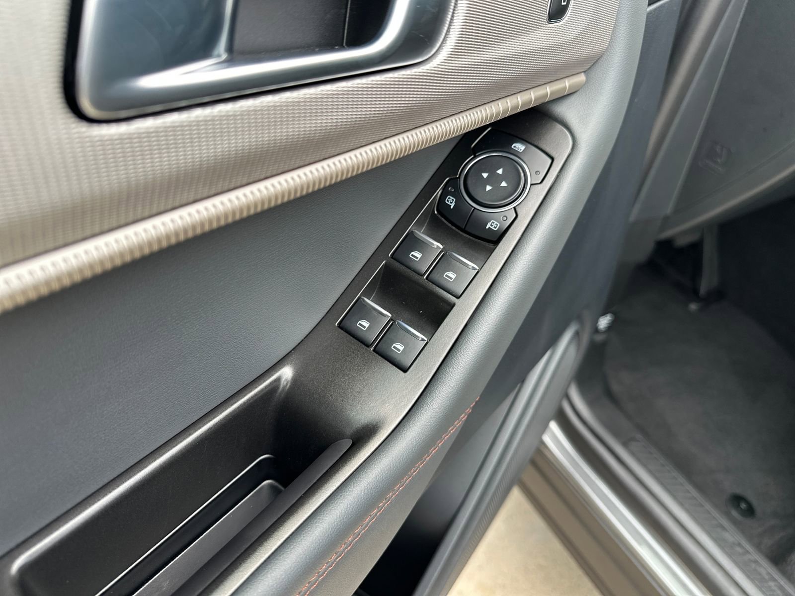 New 2026 Ford Explorer Active w/ Active Comfort Package image 41