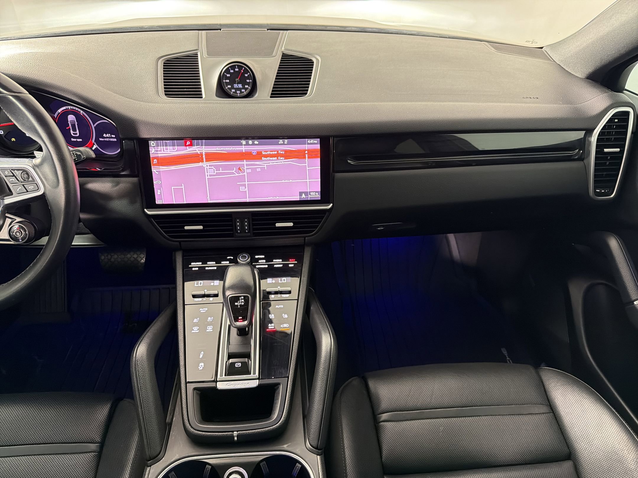 Certified 2021 Porsche Cayenne Coupe AWD/4WD image 28