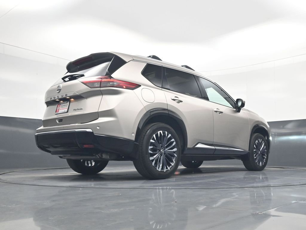 Used 2025 Nissan Rogue Platinum w/ Platinum Premium Package FWD image 32