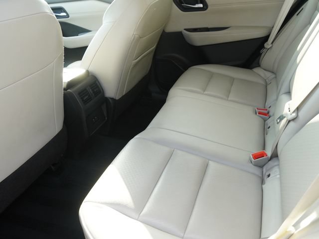 Used 2023 Nissan Rogue SV w/ SV Premium B Package FWD image 14