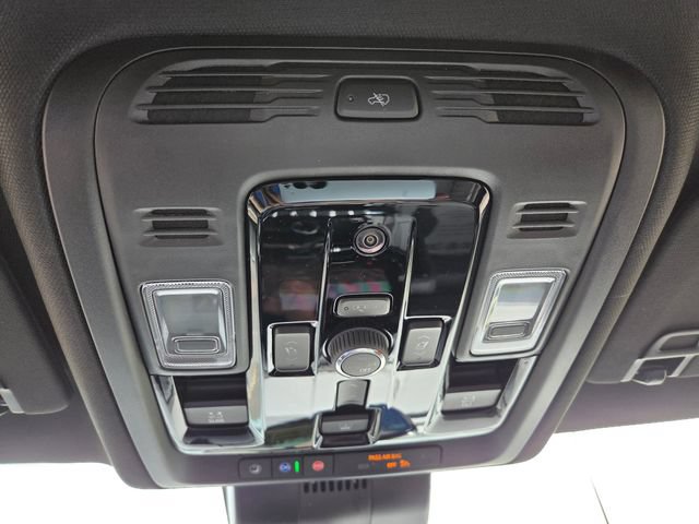 New 2026 GMC Yukon XL AT4 Ultimate AWD/4WD image 31