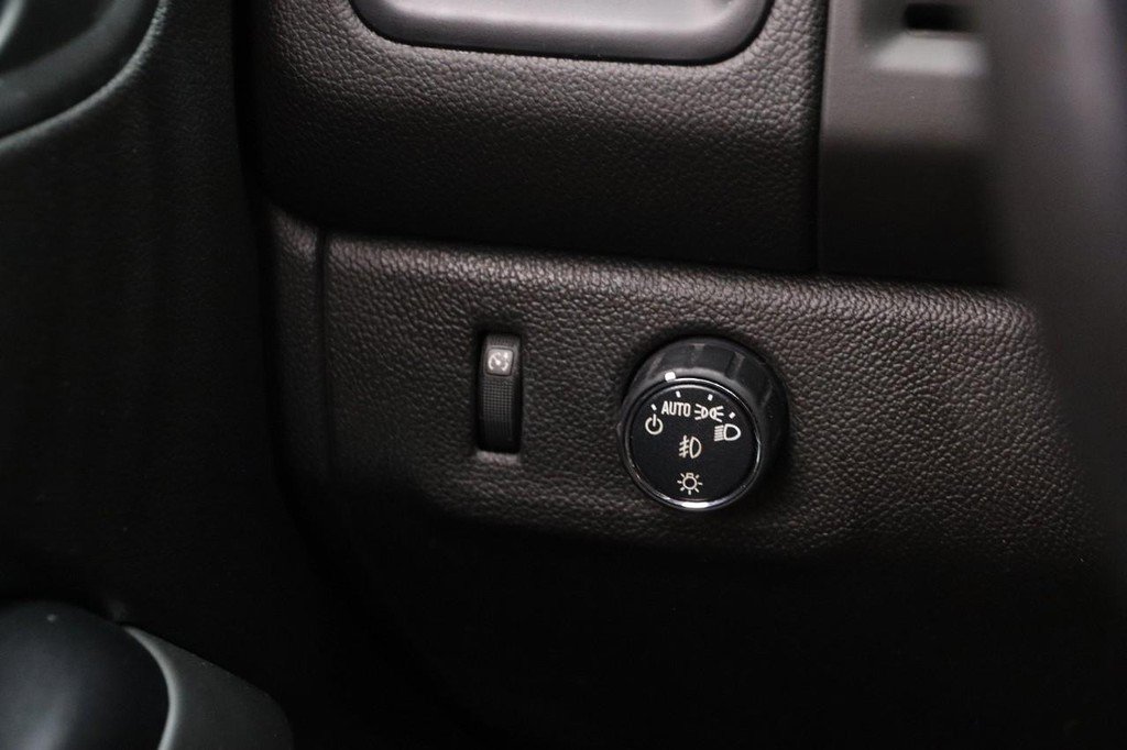 Used 2019 Chevrolet Colorado LT w/ Luxury Package, Chrome RWD image 20