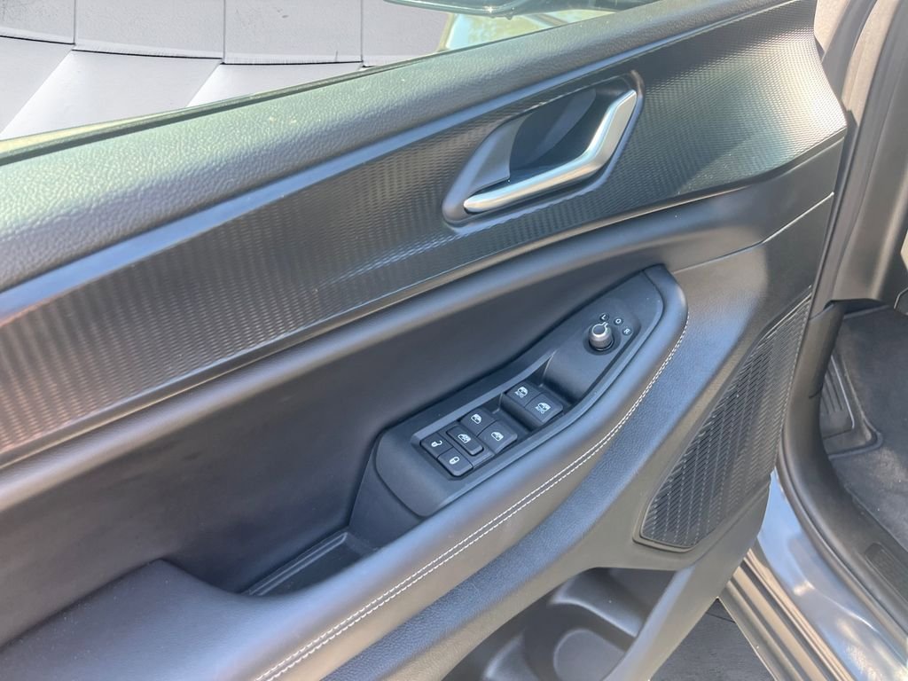 Used 2025 Jeep Grand Cherokee Altitude AWD/4WD image 12