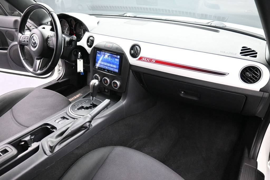Used 2015 MAZDA MX-5 Miata Club RWD image 13