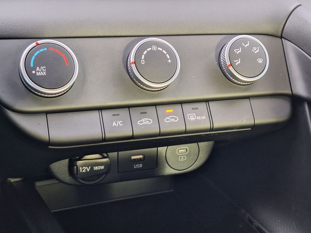 Certified 2025 Hyundai Elantra SE image 20