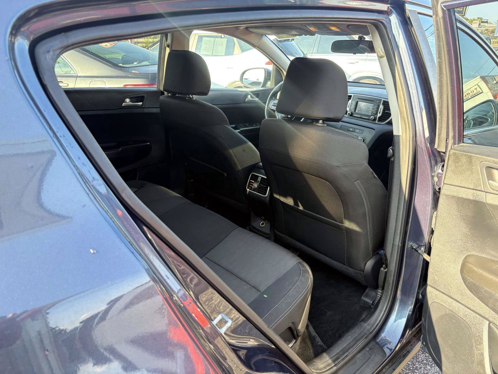 Used 2019 Kia Sportage LX AWD/4WD image 24