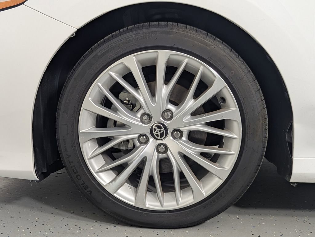 Used 2020 Toyota Camry XLE FWD image 11