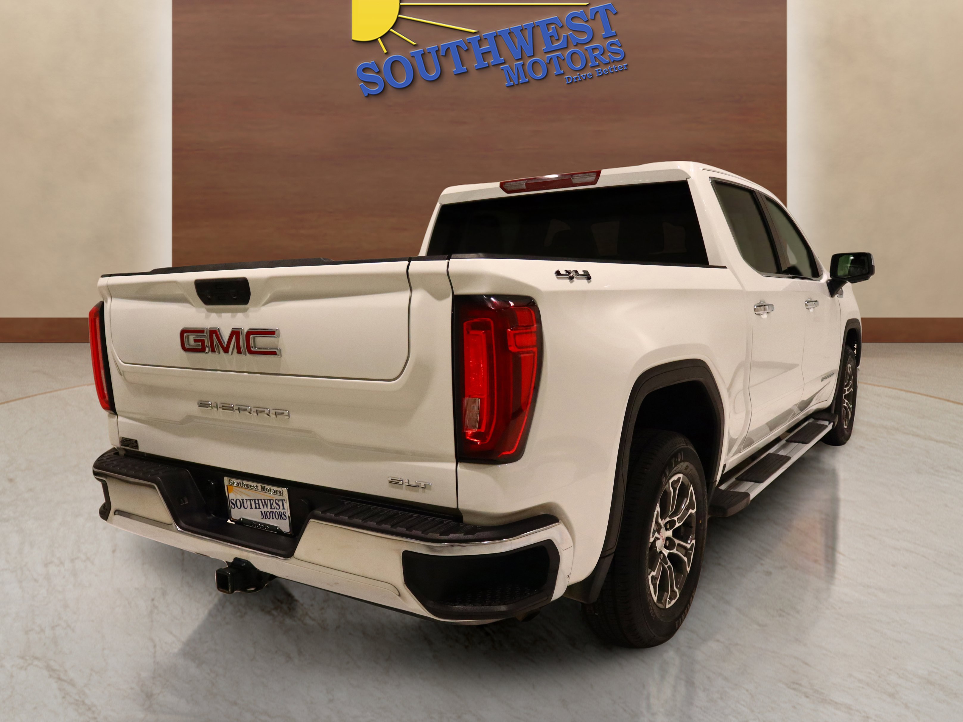 Used 2024 GMC Sierra 1500 SLT image 4