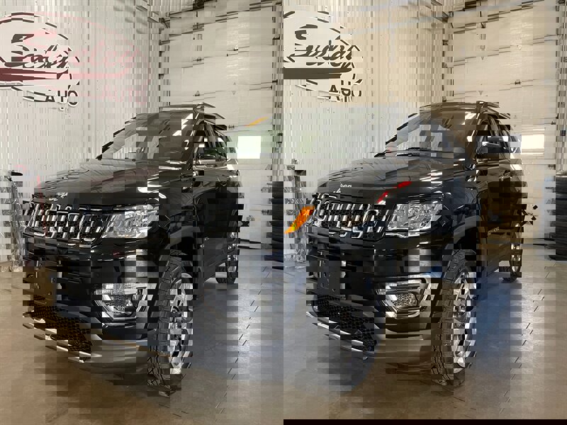 Used 2018 Jeep Compass Limited w/ Navigation Group image 2